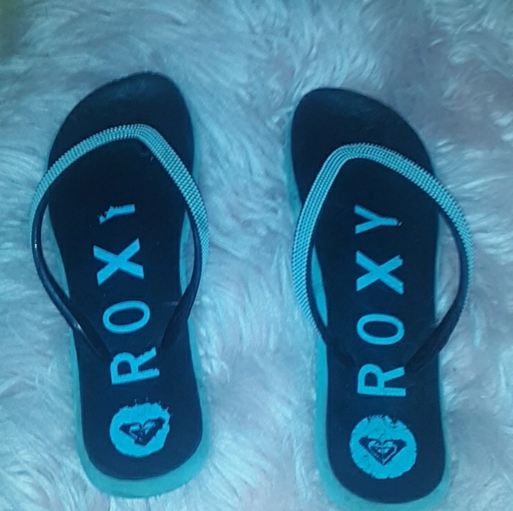 Roxy flip flops